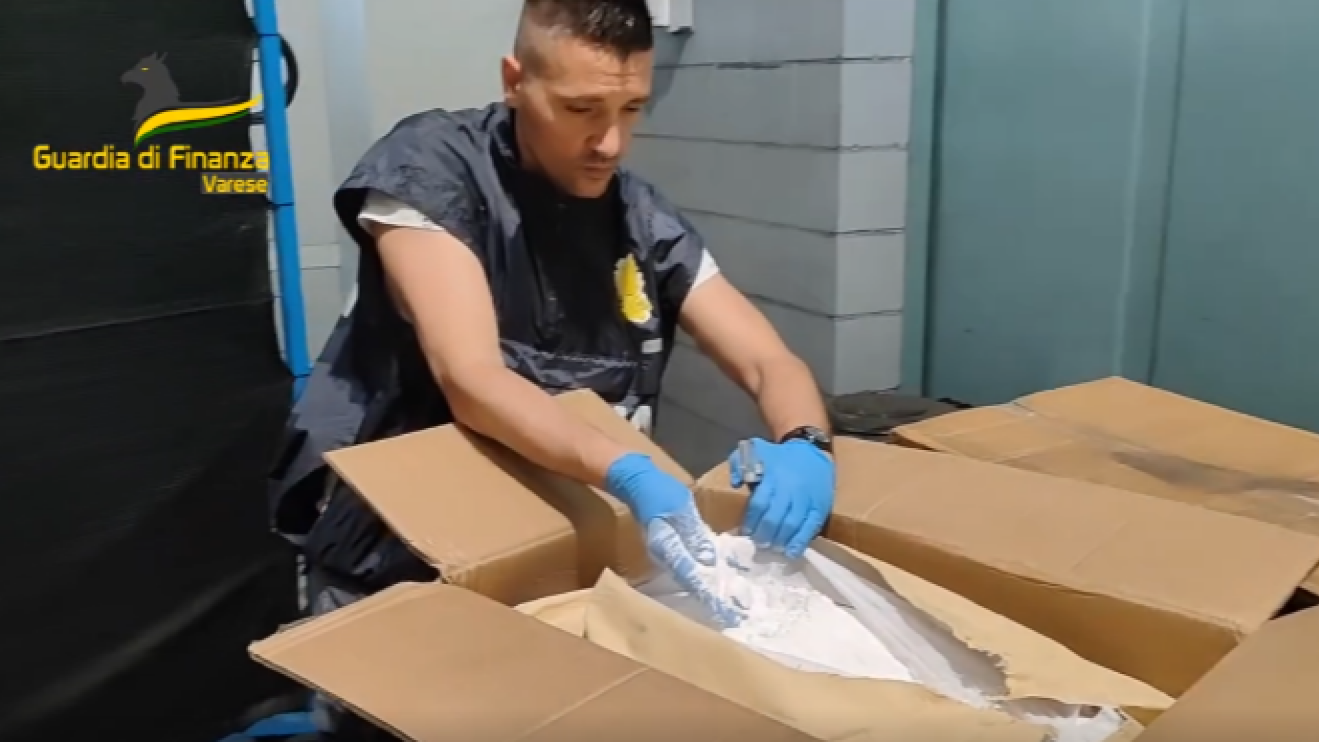 Captură de 630 de milioane de euro, descoperită pe un aeroport din Italia. Agenții au dat peste 6 tone de droguri de sinteză