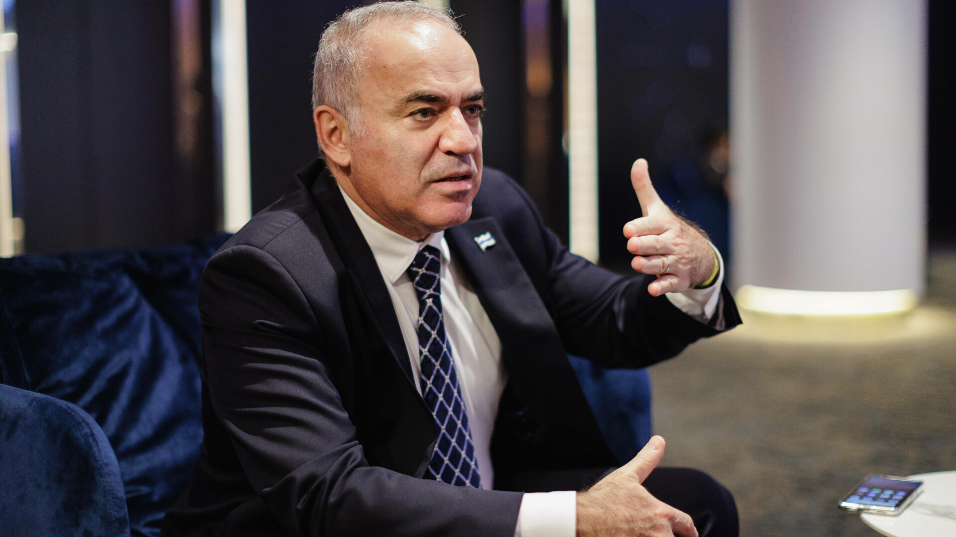 Garry Kasparov: Dacă nu votezi pentru că ai impresia că decizia nu e în mâinile tale, poţi să ajungi ca în Rusia sau China