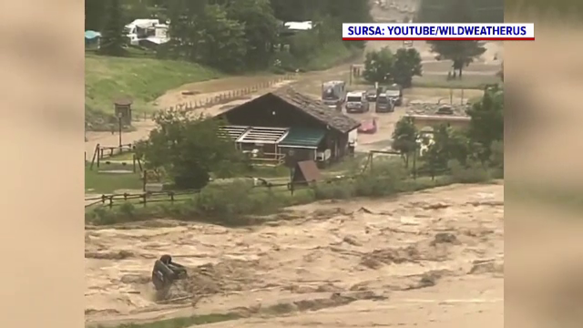 Furtunile violente au măturat Europa. Cel puțin 9 persoane au murit și mai multe mașini au fost îngropate sub valul de noroi