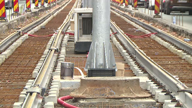 Erori de execuție la reabilitarea liniei de tramvai din București. Traverse lipsă și șine prost montate