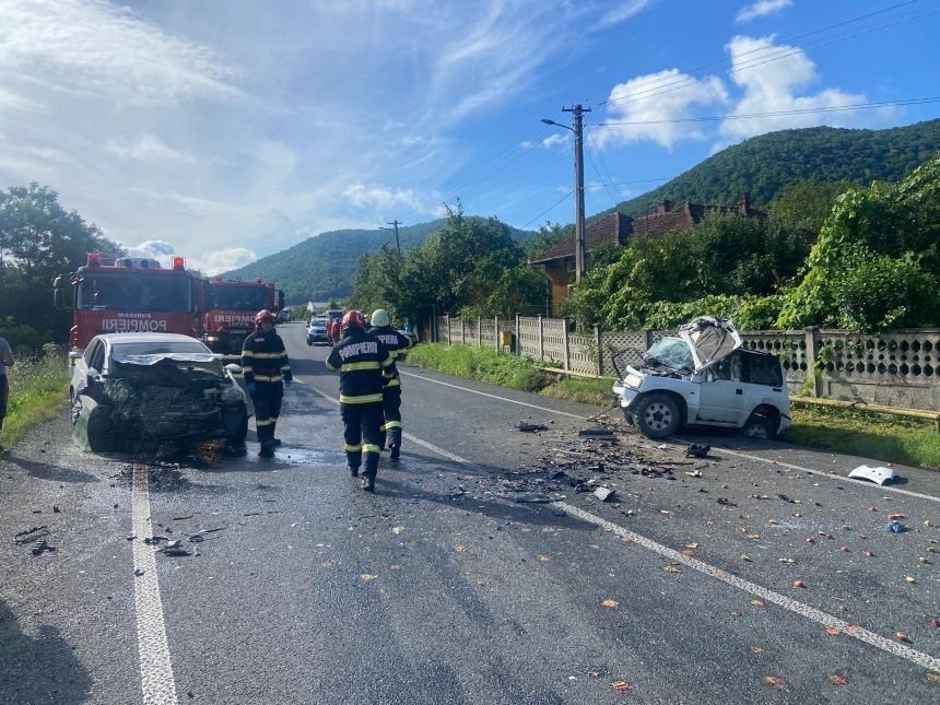 Un tânăr care a consumat alcool și droguri și cu permisul anulat a provocat un accident. Un copil de 15 ani, rănit