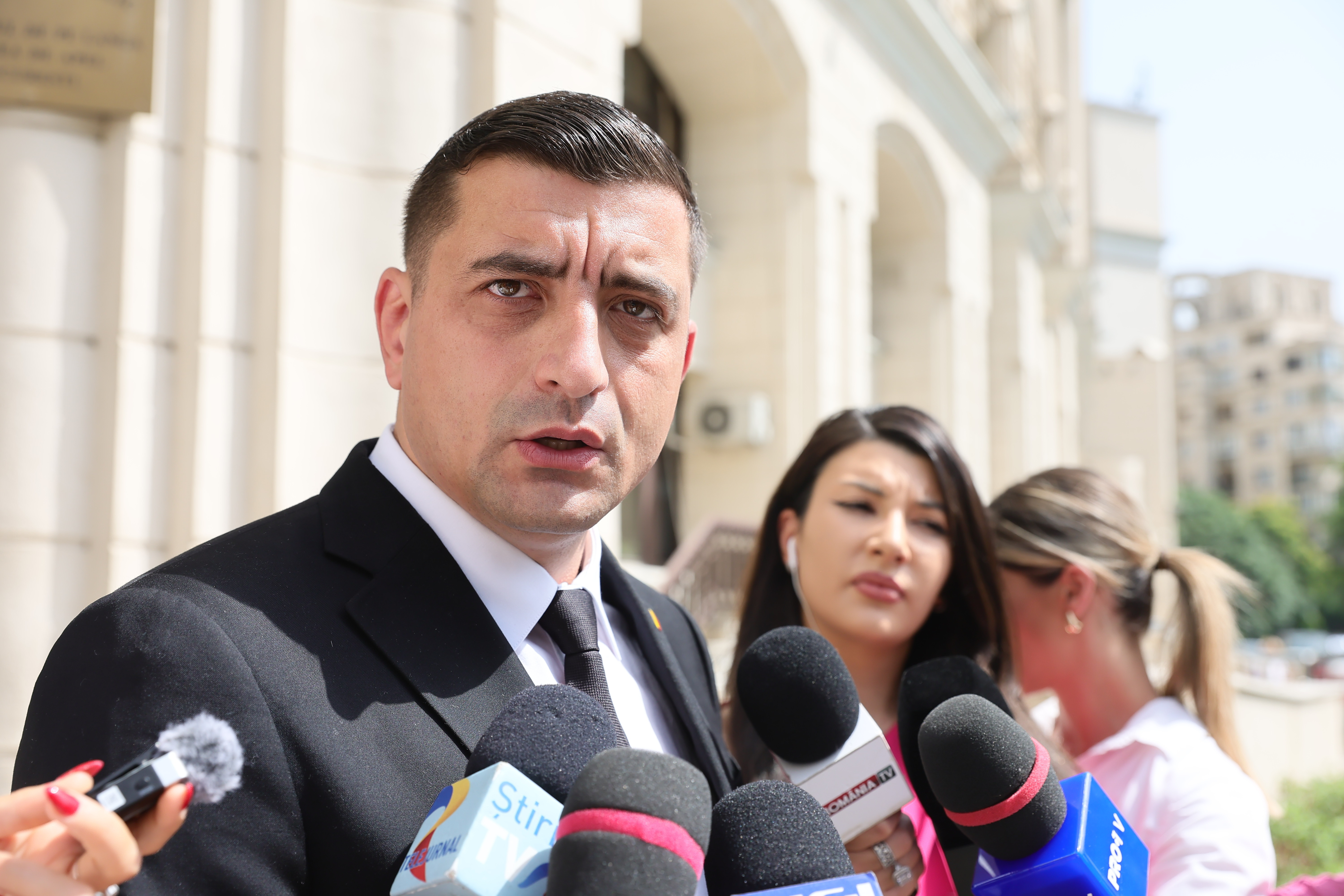 George Simion: Tâlharii de la PSD-PNL au mai făcut o comasare. Elena Lasconi: Mă bucur că s-au înțeles