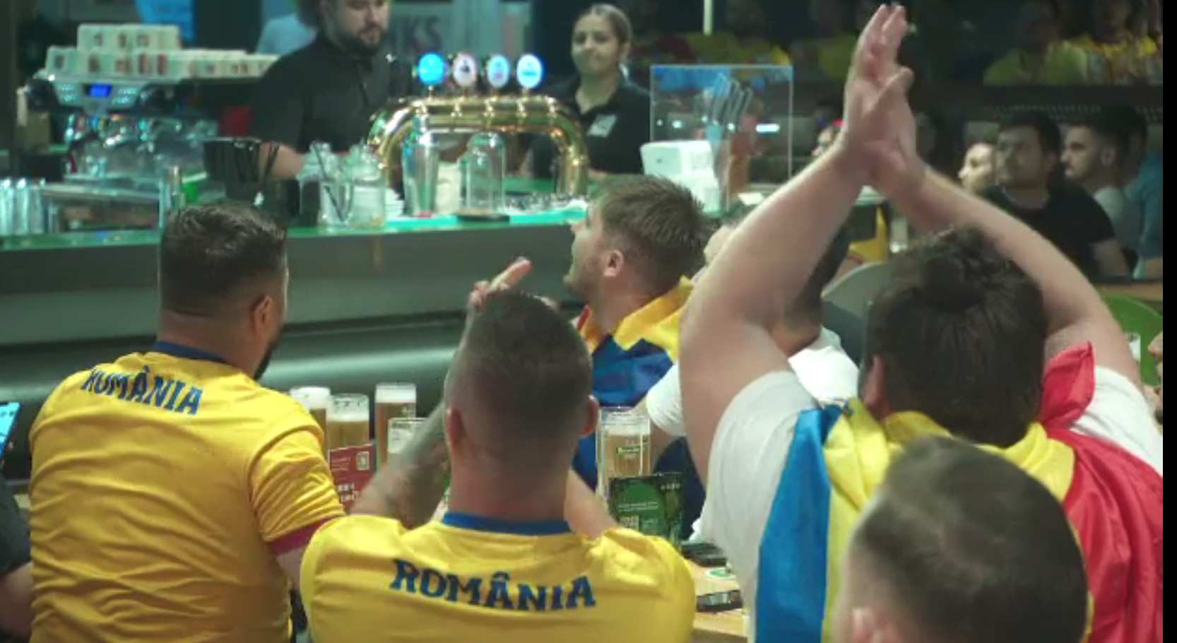Meciurile de la Euro au umplut conturile restaurantelor. S-a vândut de zece ori mai multă bere decât în zilele obișnuite