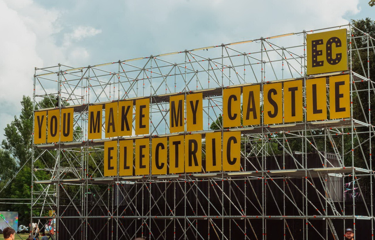 EC by day: Club de comedie și film, întâlniri cu personalități și zeci de activități pentru o zi de festival plină