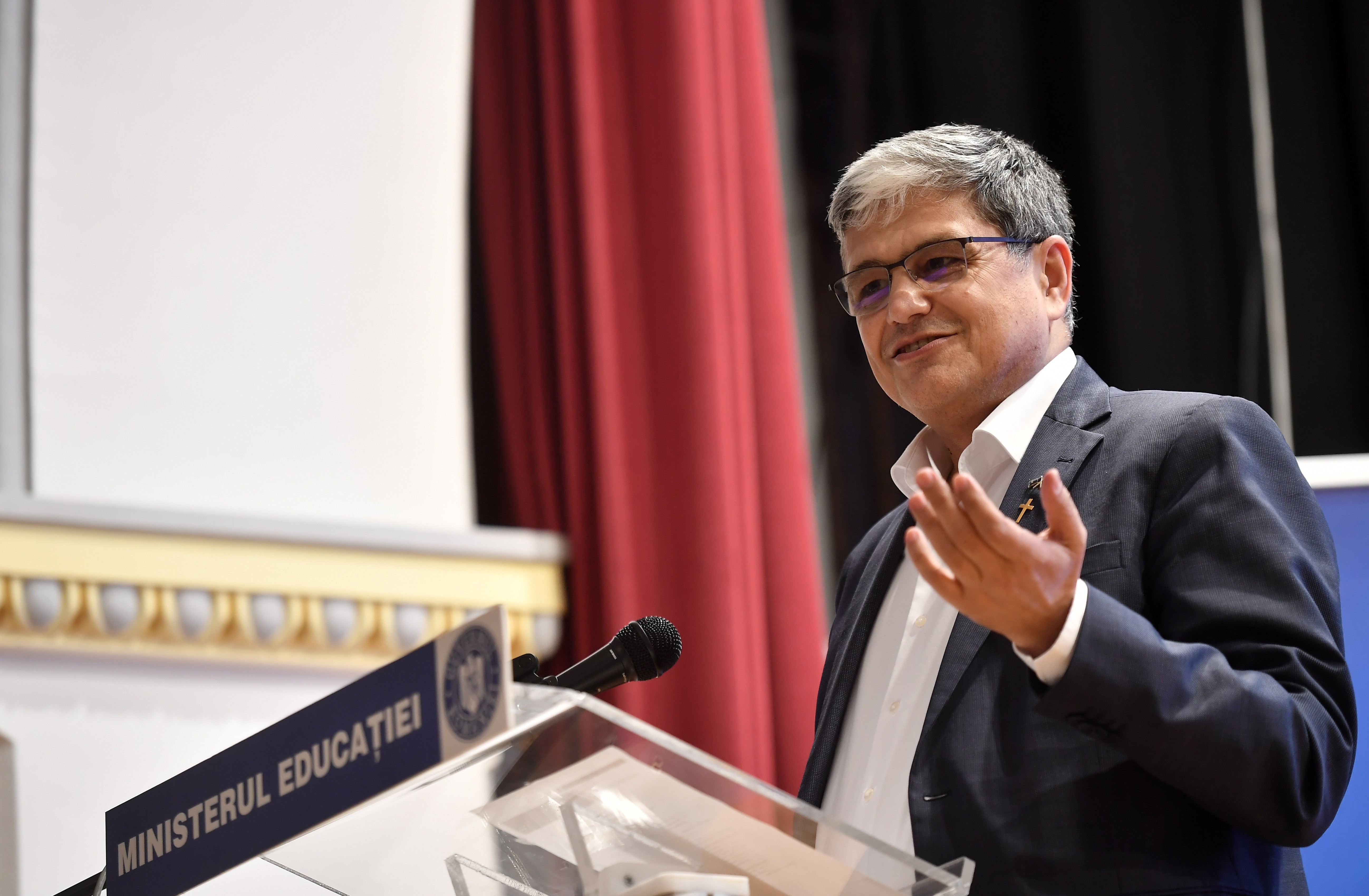 Finanțele ne asigură că este legal să obțină datele personale, chiar și CNP prin e-factura dar „explorează” și alte variante