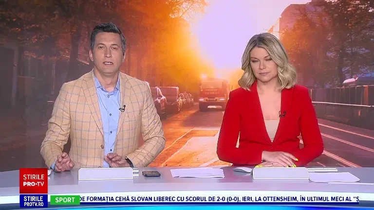 Un incendiu pornit de la o țigară a ajuns până la casele unui cartier rezidențial din Pipera. ”Dacă aveți mașini, mutați-le!”