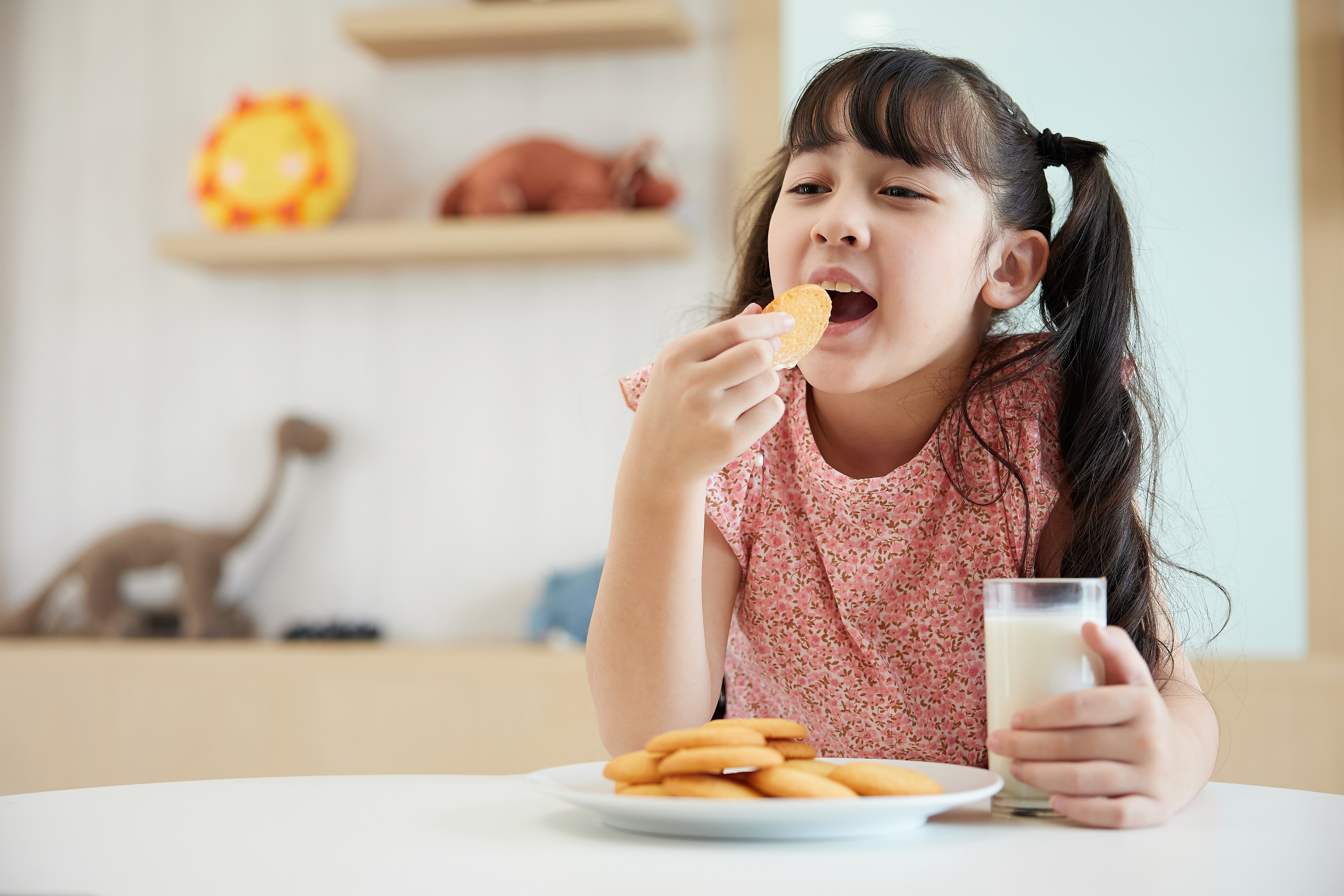 Şase copii din Bulgaria au ajuns la spital după ce au consumat biscuiţi cu canabis