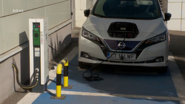 De ce s-au prăbușit vânzările mașinilor electrice. Ce autoturisme sunt la mare căutare acum în România