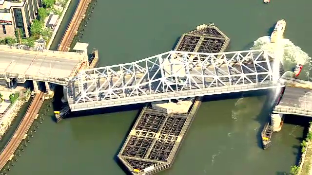 Podul care leagă Bronx-ul de Manhattan a rămas deschis după ce structura metalică s-a dilatat prea mult din cauza căldurii