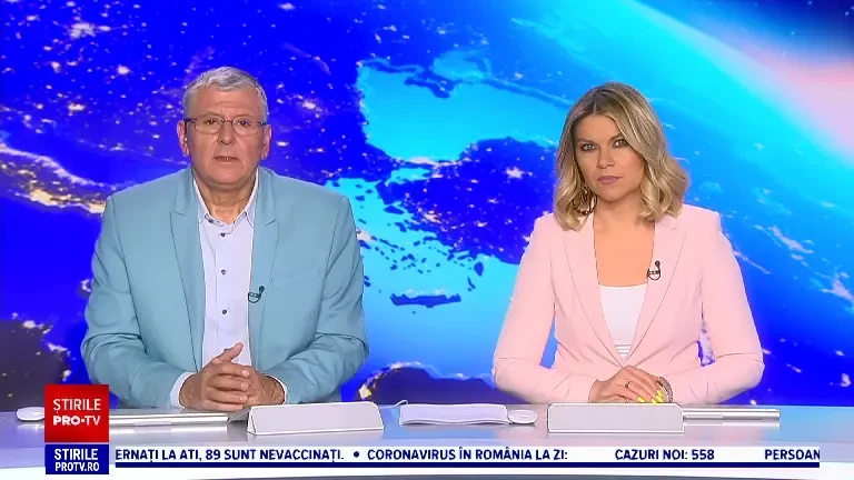 Tot mai mulți designeri români și străini își prezintă colecțiile chiar în buza plajei. Prețurile însă nu sunt mici