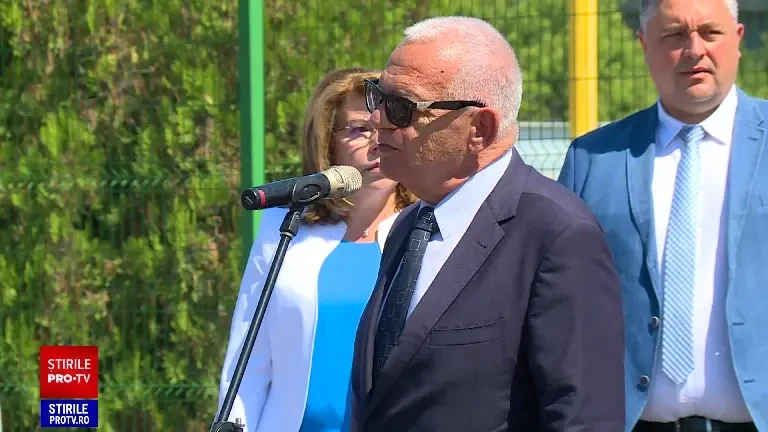 VIDEO Traducătoarea ceremoniei de pe Podul Prieteniei a leșinat de căldură după discursul interminabil al unui oficial bulgar