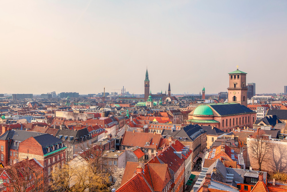 Orașul din Europa care le oferă turiștilor un prânz gratuit dacă strâng gunoiul