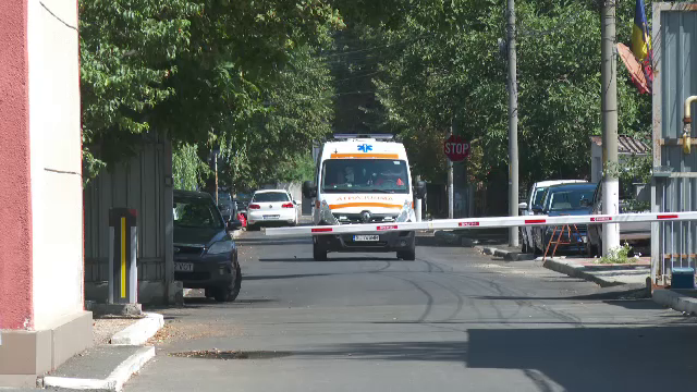 I s-a făcut rău în cimitir și a chemat de urgență o ambulanță. Paznicul nu i-a lăsat să plece până nu au plătit 6 lei