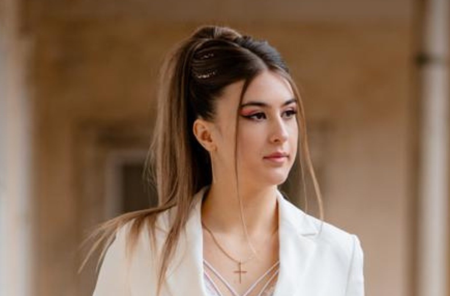 Iris a terminat liceul cu 10 pe linie, dar la BAC a făcut două contestații. Nota primită la reevaluare: „A fost curajoasă”