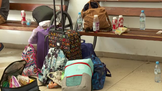 Coșmarul CFR. Deși au oricum întârzieri de ore întregi, un tren a refuzat să aștepte 15 minute un grup de copii