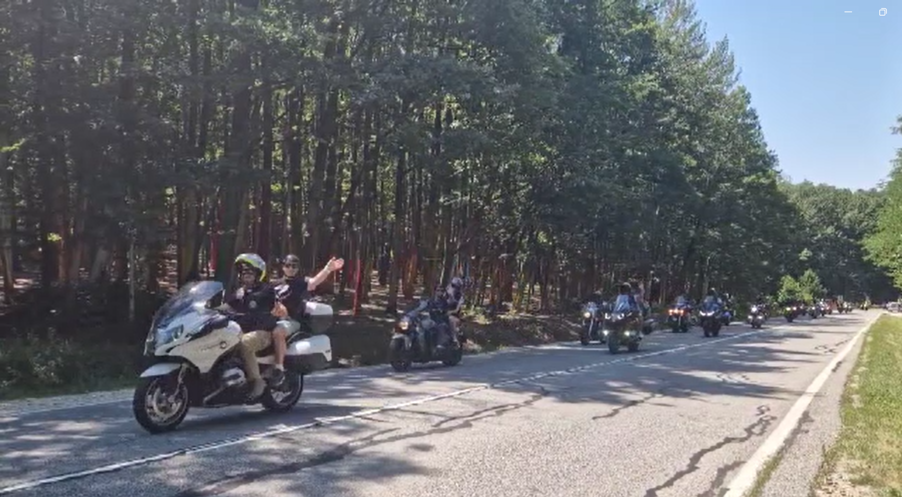 Parada motocicliștilor de la Peștera Muierilor, o tradiție. Cum s-au bucurat turiștii. „Frumos, interesant”