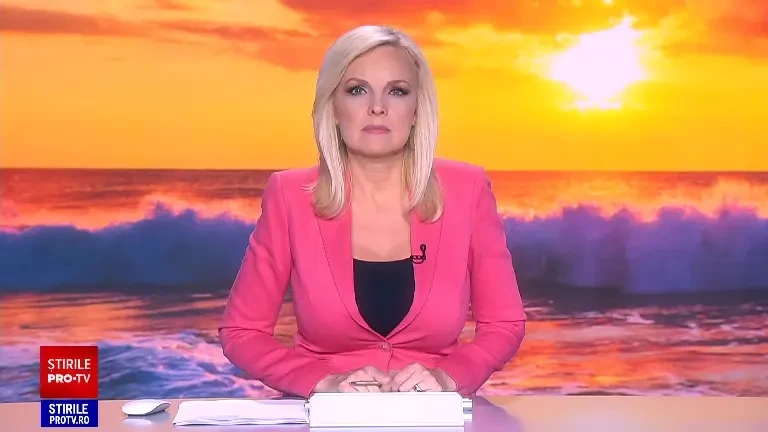 Căldura sufocantă a fost greu de suportat chiar și pe litoral. Turiștii s-au bucurat în schimb de culoarea specială a mării