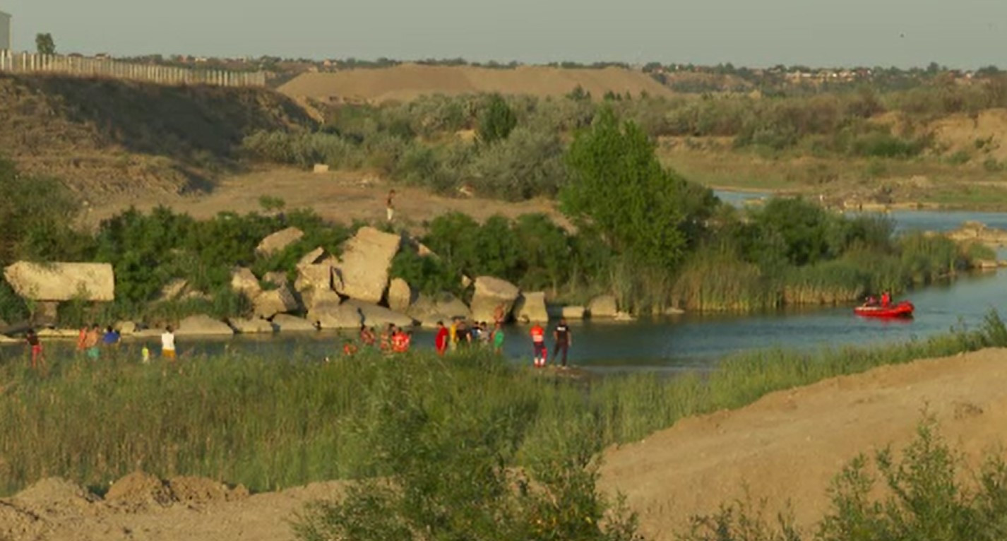 Tragedie într-o familie din Buzău. Un bărbat și-a salvat fiul de la înec, dar a murit împreună cu fiica lui adolescentă