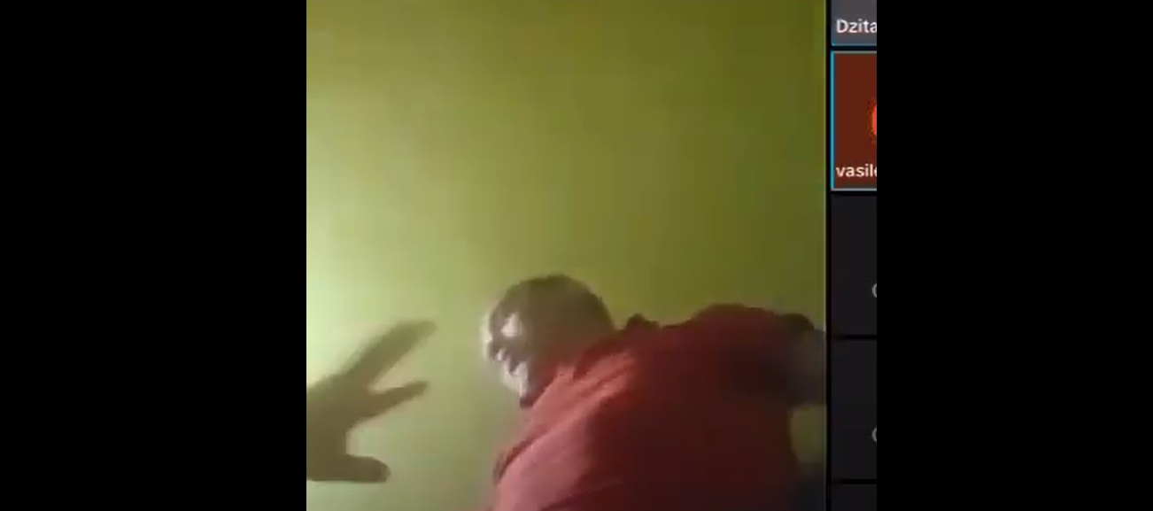 Un bărbat din Maramureș și-a bătut soția live pe TikTok. Ce a urmat | VIDEO