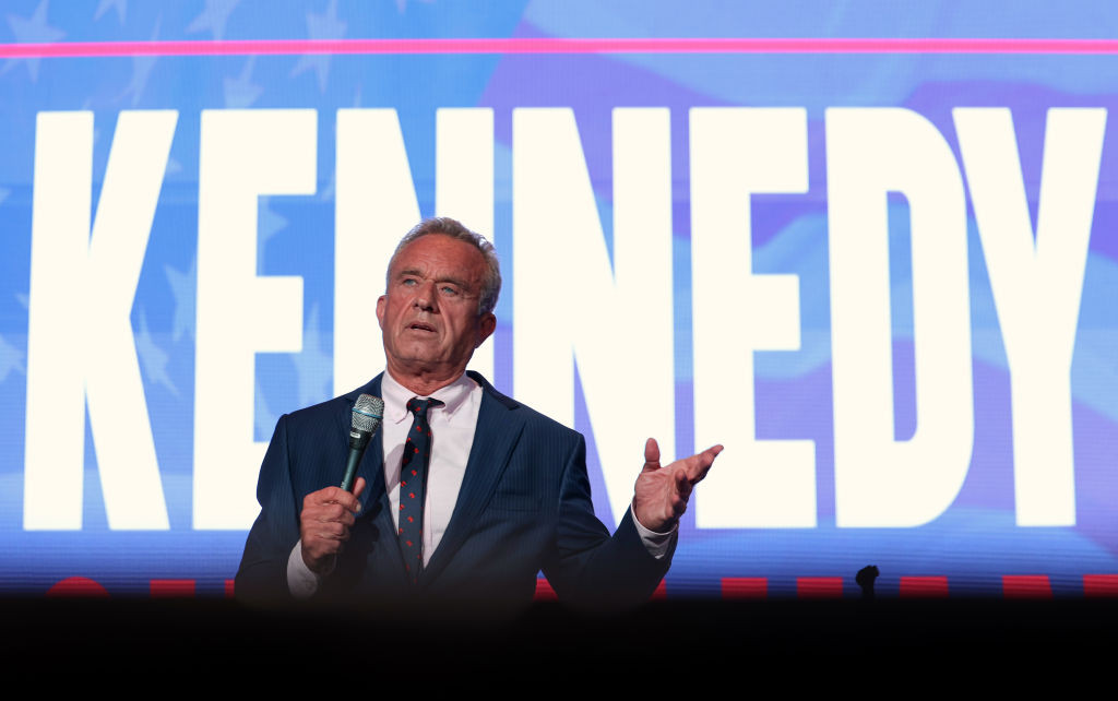 Fostul antivaccinist, secretarul Sănătății din SUA, Robert F. Kennedy Jr., le cere acum americanilor să se vaccineze
