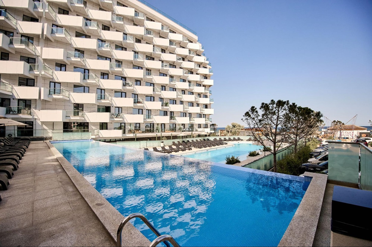 (P) Vacanță gratuită și oportunitate de investiție? Alezzi face posibil acest lucru prin campania "Stay. Fall in Love. Buy."