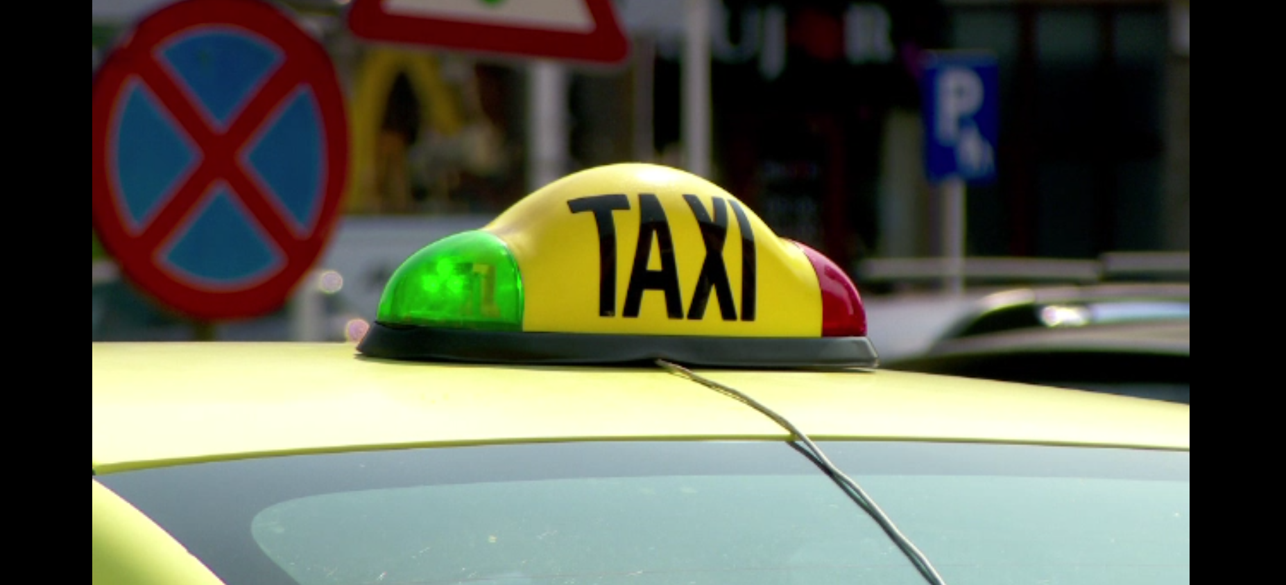 O taximetristă din Oradea a fost păcălită de iubitul ei să îi dea 40.000 de lei. Bărbatul se dădea drept polițist