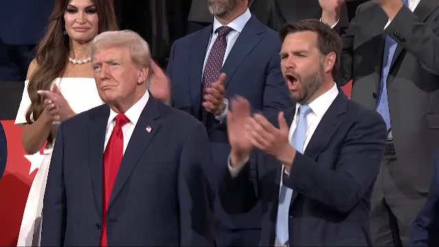 Alesul lui Trump pentru a fi vicepreședinte, despre Trump, în 2016: ”Ticălos, Hitler. Trebuie să fii idiot să-l votezi”