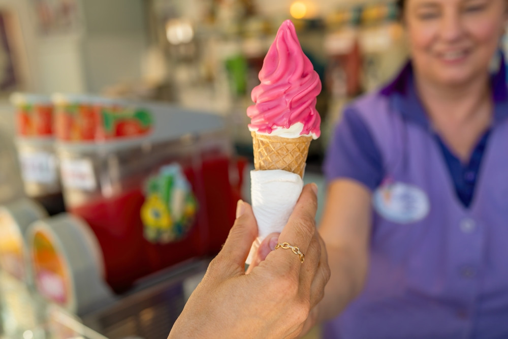 Afacere cu înghețată stradală în România. Cât de profitabil este să cumperi o astfel de mașină