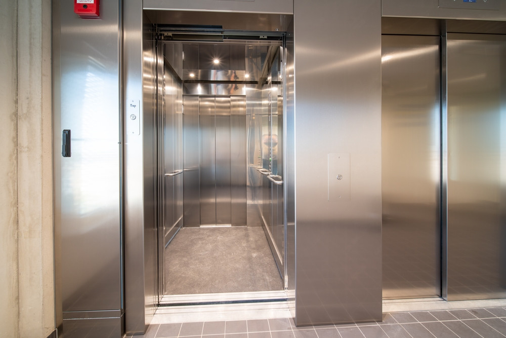 Lifturi exterioare pentru blocurile vechi cu 4 etaje. Costurile ar putea ajunge la 60.000 de euro - Proiect