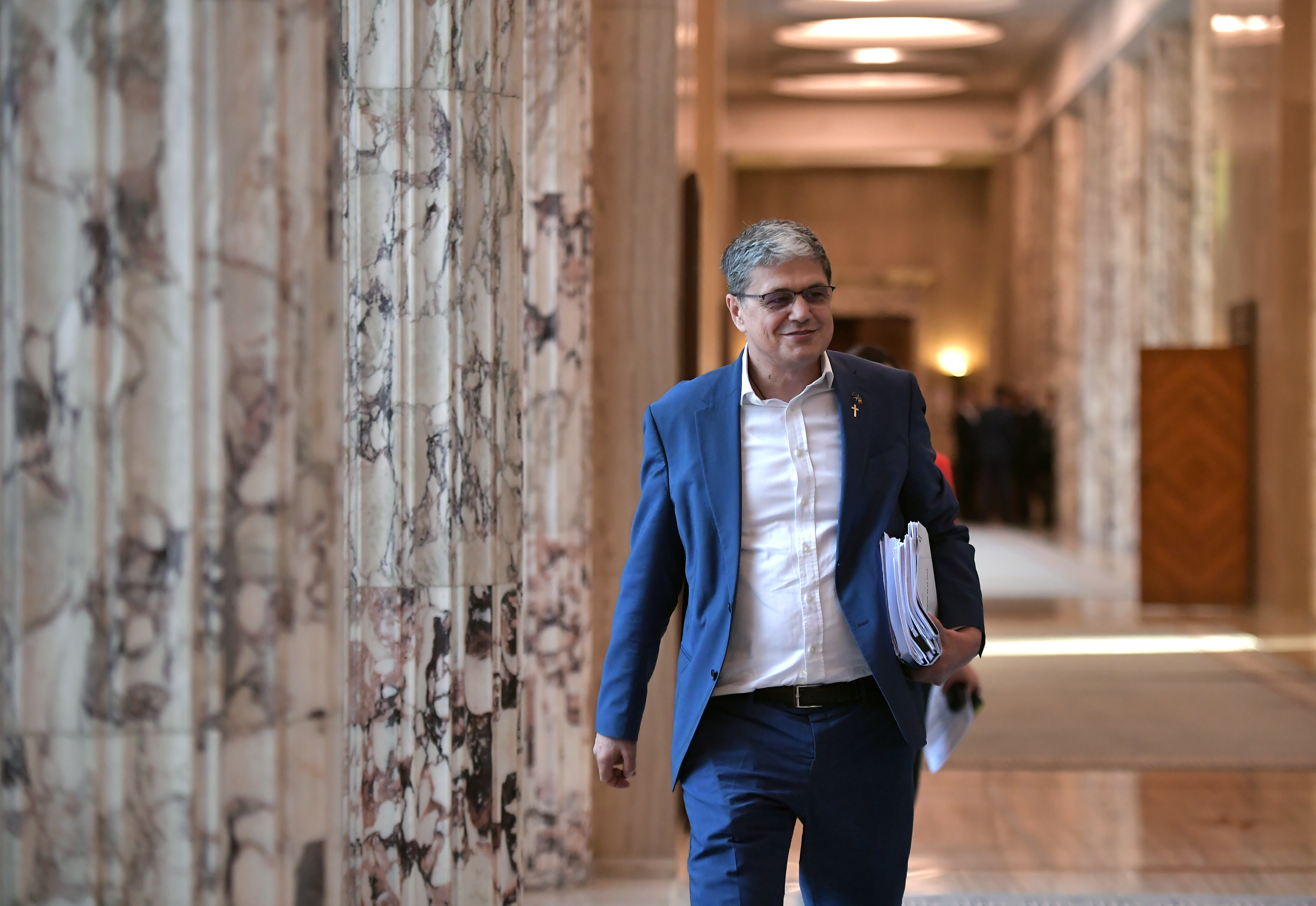 Fonduri europene de 6 miliarde de euro pentru românii afectați de scumpirile din energie și transport. Anunțul lui Boloș