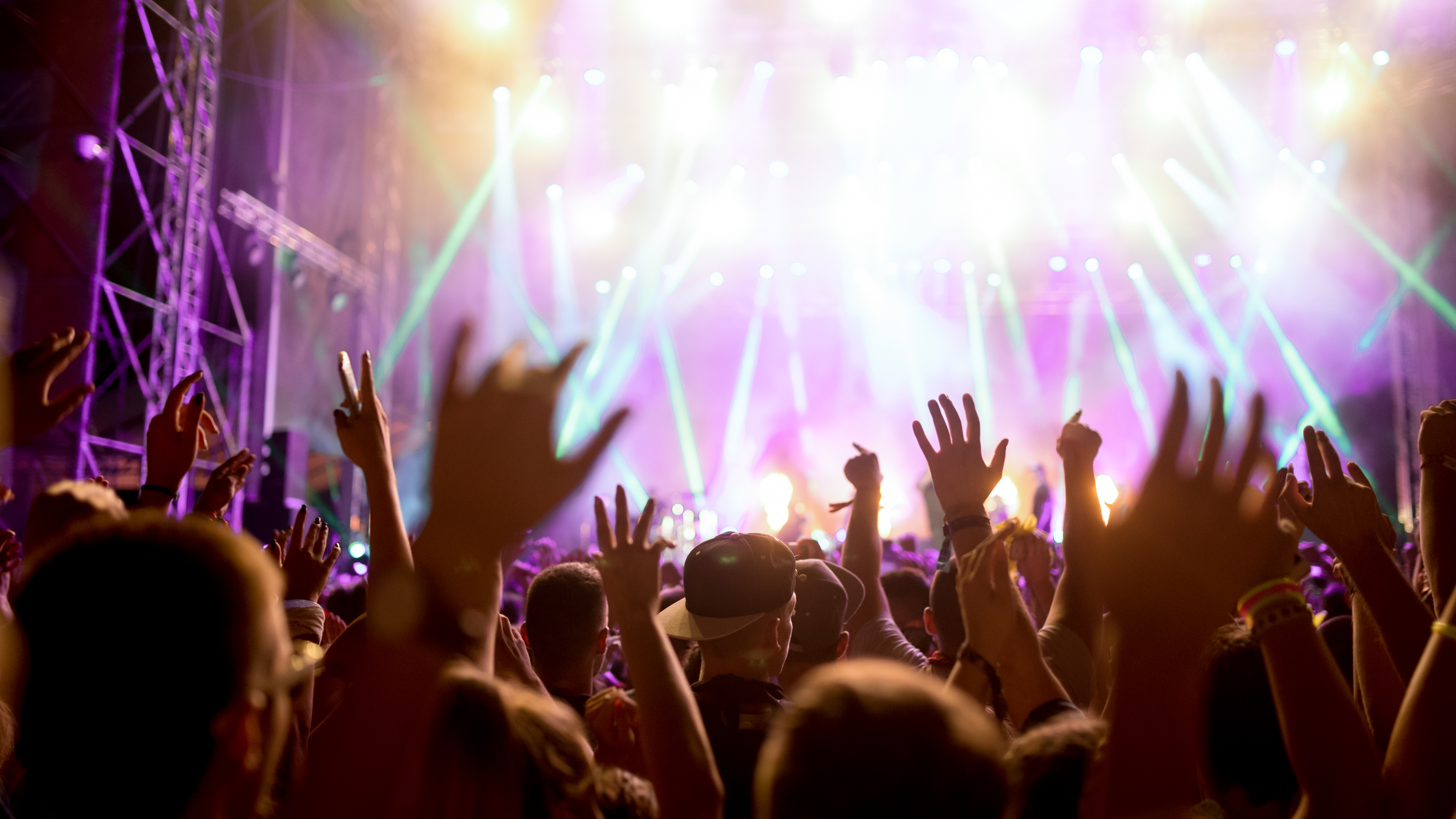 Cât costă și câți bani “întorc” în economie festivalurile românești. “Nu vrem să ne îmbogățim, dar nici n-am refuza asta”