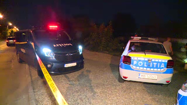 O bătrână întinsă pe șosea a murit călcată de o mașină, în Bihor. Ce s-a întâmplat cu șoferița care a accidentat-o