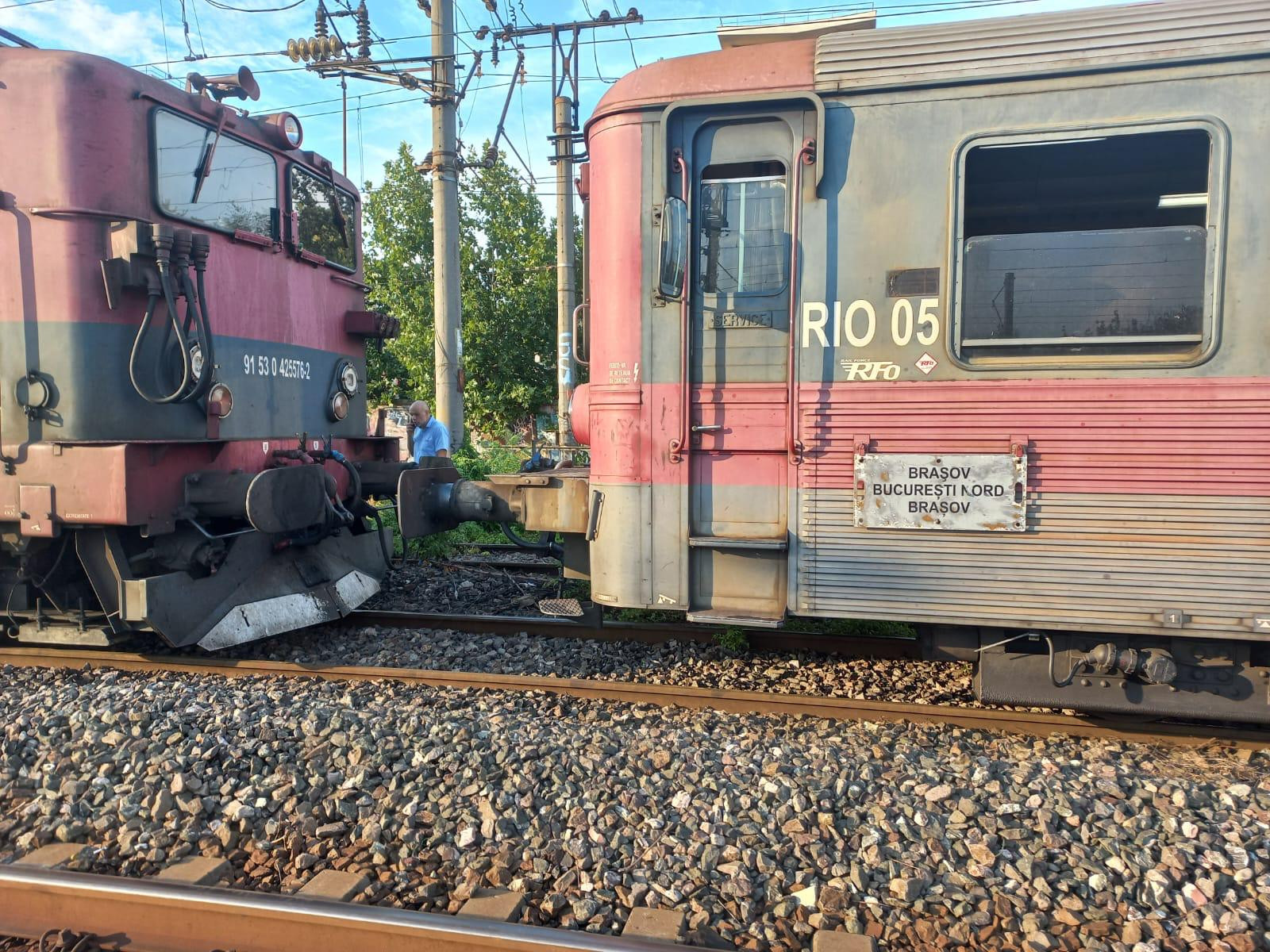 Cum s-a produs accidentul din Gara Basarab. Locomotiva s-a izbit de tren pentru că ar fi rămas fără frâne