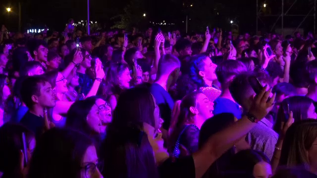 Festival dedicat tinerilor, la Bacău. Ce artiști și-au făcut apariția pe scenă. „Chiar dacă nu ştii piesele te simți bine”