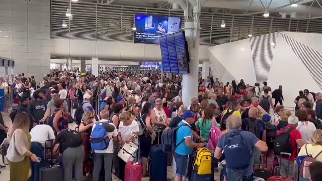 Aproape 8.000 de zboruri au fost anulate în toată lumea, după „pana Windows”. „E o mare neplăcere”