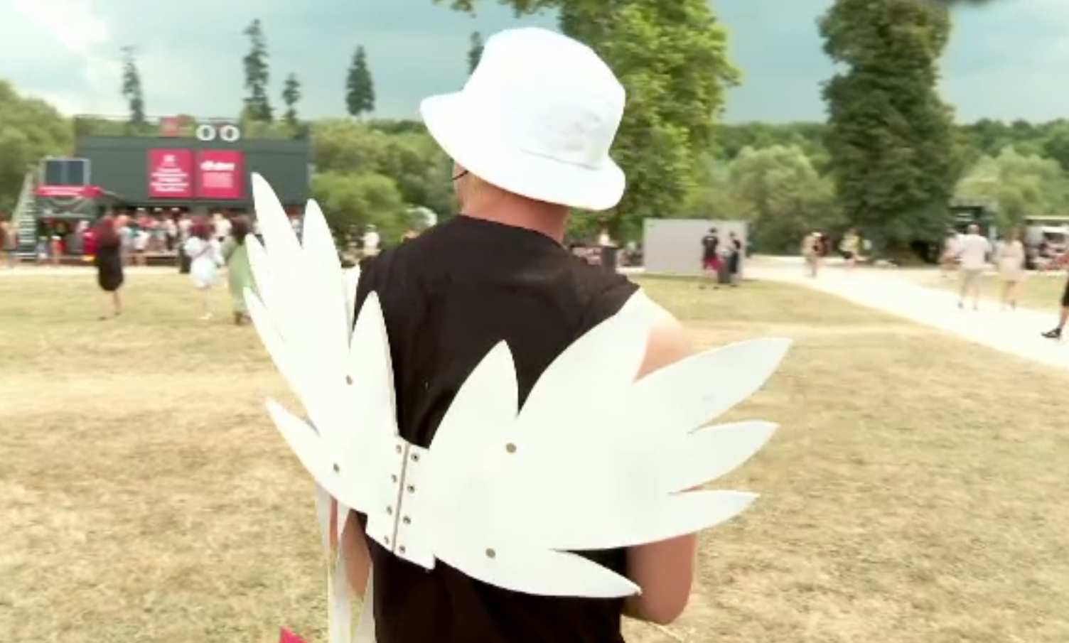 Cupidon a ajuns la Electric Castle „E un speed-dating, lumea vine pe păturică”