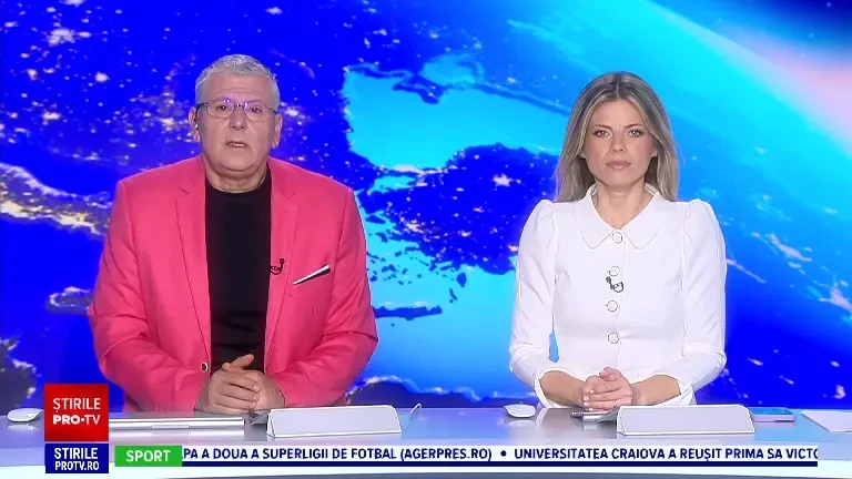 Ploaia nu i-a speriat pe festivalierii de la Electric Castle. „Machiajul l-am făcut să meargă cu pelerina”