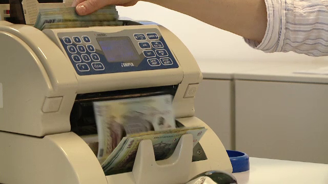 Planul pentru reducerea deficitului bugetar, amânat pentru luna octombrie. Comisia Europeană cere măsuri urgente