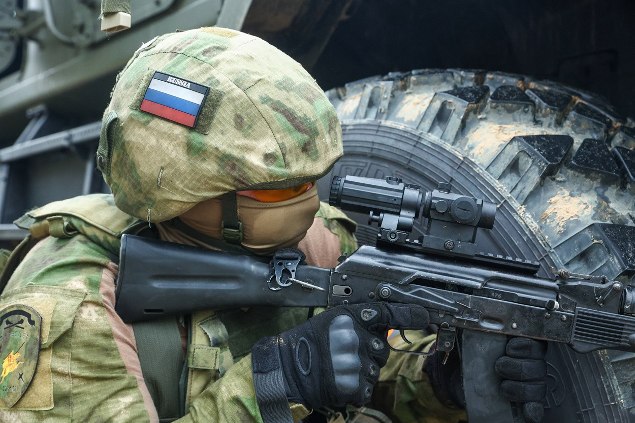 Marele obiectiv al forțele lui Putin e greu de îndeplinit. Rușii au lansat zeci de atacuri, în doar 24 de ore