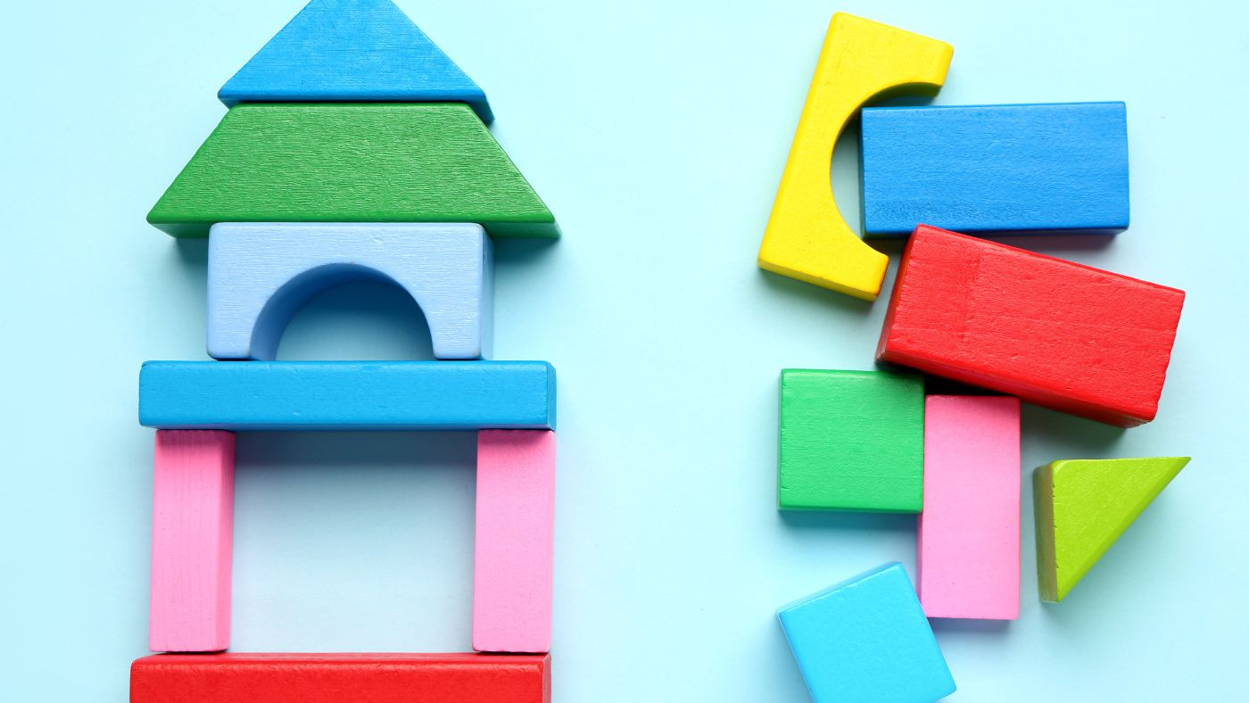 (P) Beneficiile jucăriilor de logică în dezvoltarea cognitivă a copiilor