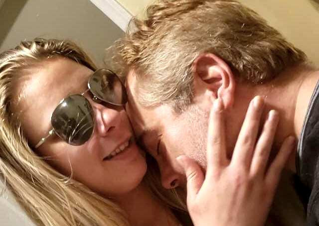 O tânără și-a smuls ochii din orbite într-o psihoză a drogurilor: „am răsucit și am tras”. Cum se descurcă fără vedere