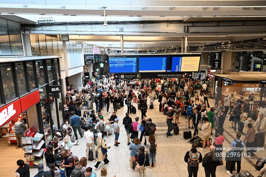 MAE a transmis o avertizare de călătorie pentru Franța. Angajații din domeniul feroviar intră în grevă