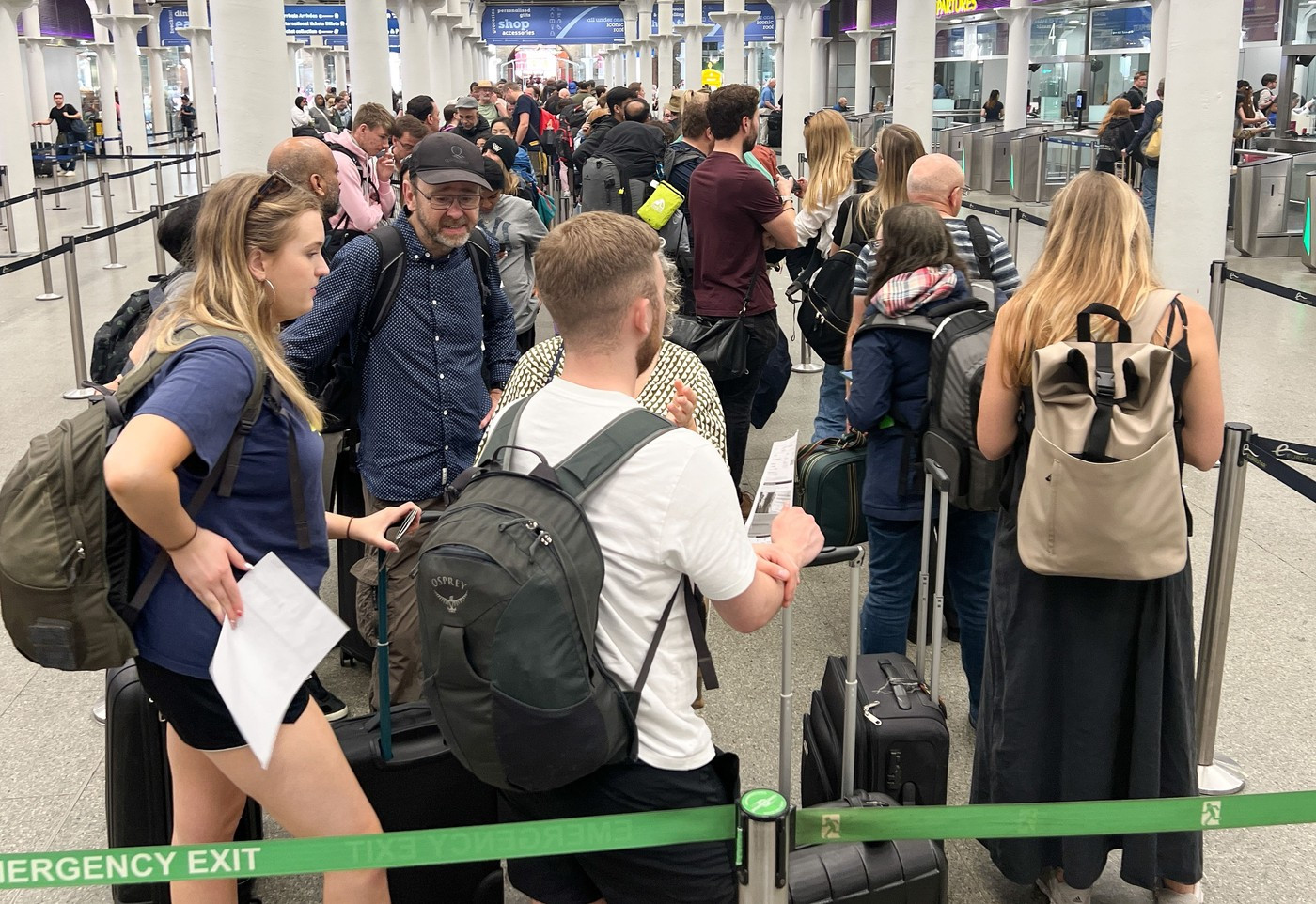 „Trebuie să reparăm cablu cu cablu”. 800.000 de călători sunt afectaţi de atacul masiv din Franța, înainte de JO