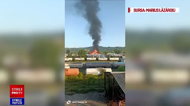 Incendiu masiv la un depozit de deșeuri de mase plastice situat pe platforma Oltchim din Vâlcea