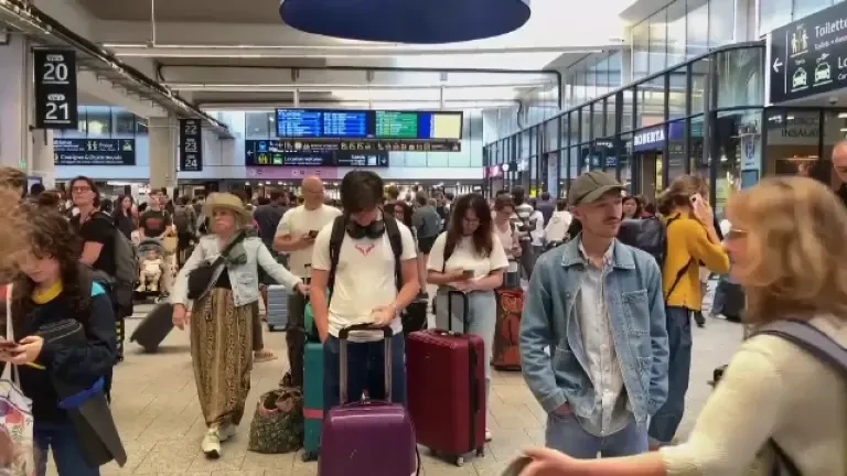 Compania de căi ferate a Franţei anunță un „atac masiv pentru a paraliza reţeaua TGV”, cu câteva ore înainte de începerea JO