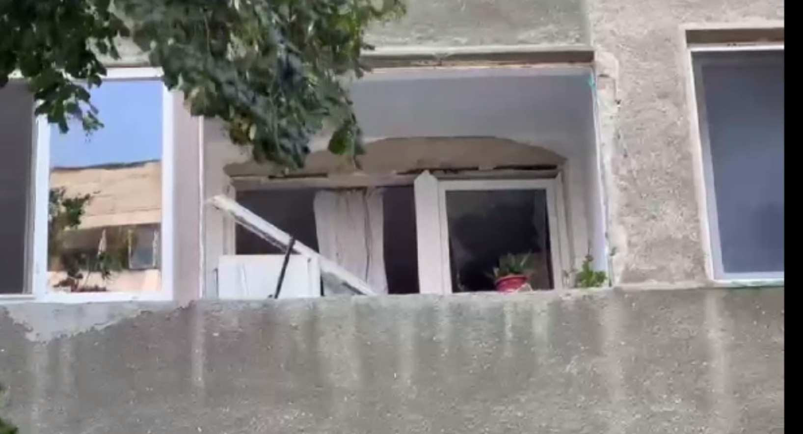 Explozie într-un bloc din Drobeta-Turnu Severin, de la o butelie. O bătrână de 93 de ani a scăpat ca prin minune