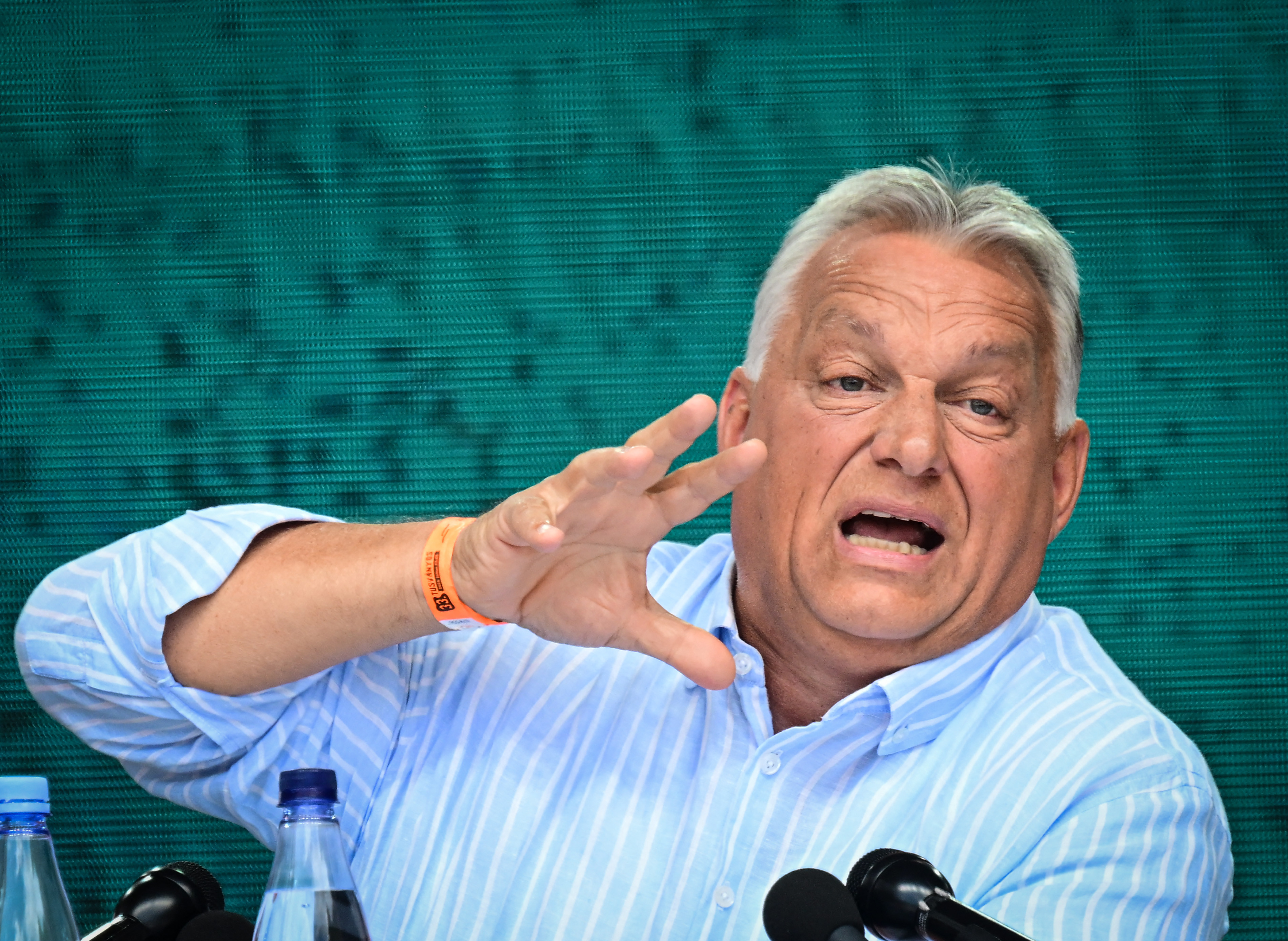 11 lideri din lume s-au filmat pentru a-i face publicitate electorală lui Viktor Orban. Lipsește, însă, cel mai important