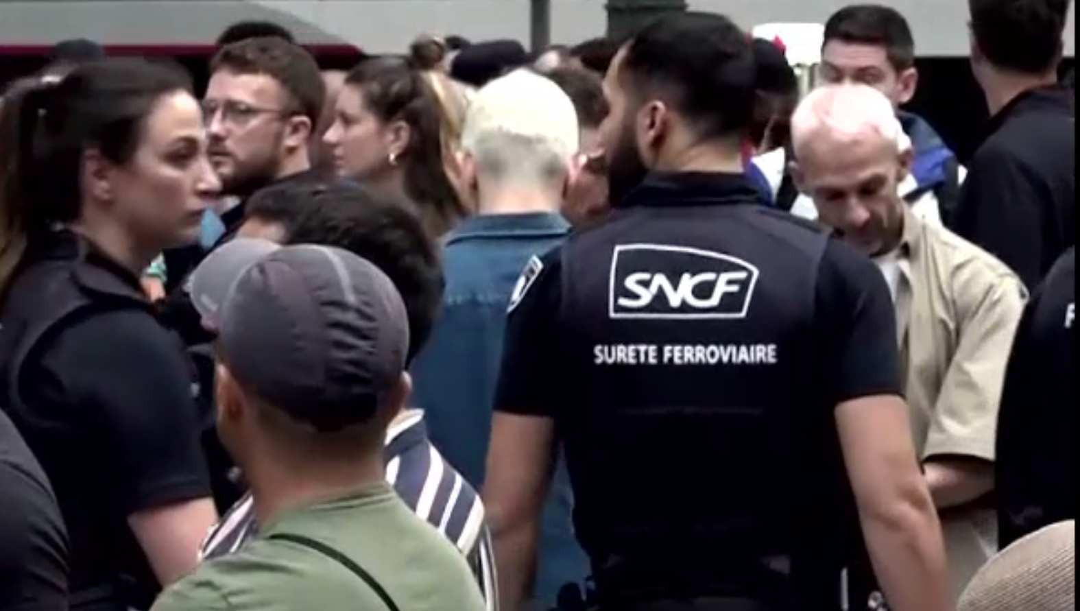 Când se va restabili complet traficul feroviar din Franța, după sabotajul de vineri. Indicii către activiști de stânga