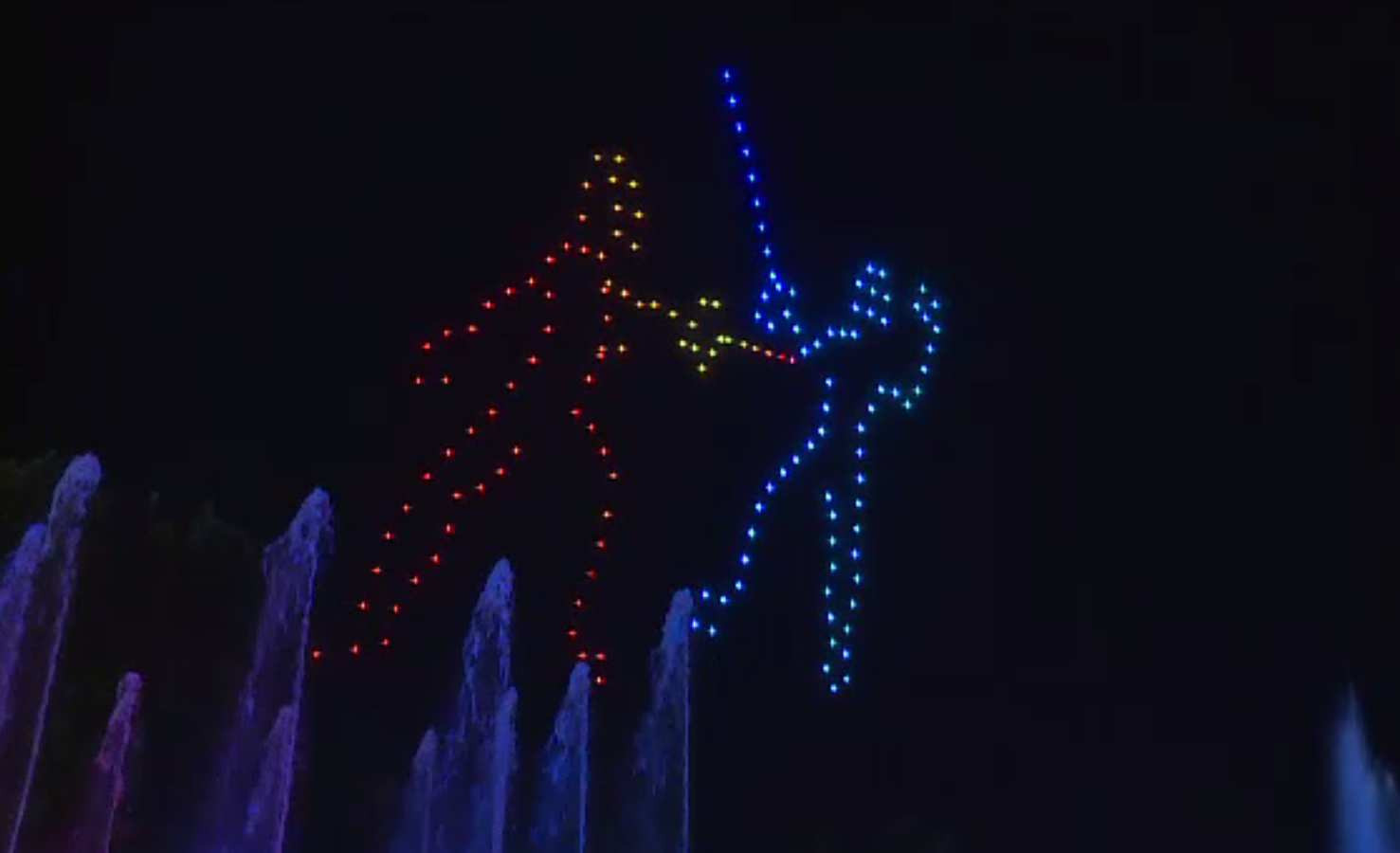 Spectacol cu drone, apă, muzică și lumini în centrul Bucureștiului. Imagini cu sporturile olimpice cu medalii românești