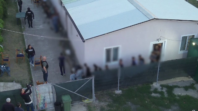 Descinderi în Timiș, la traficanți de migranți. Ce au descoperit anchetatorii